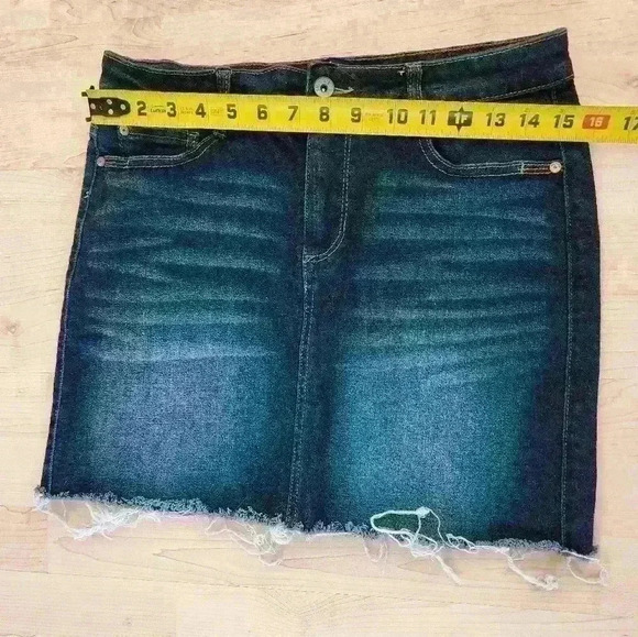 Wallflower Denim skirt size 9 - Picture 4 of 6